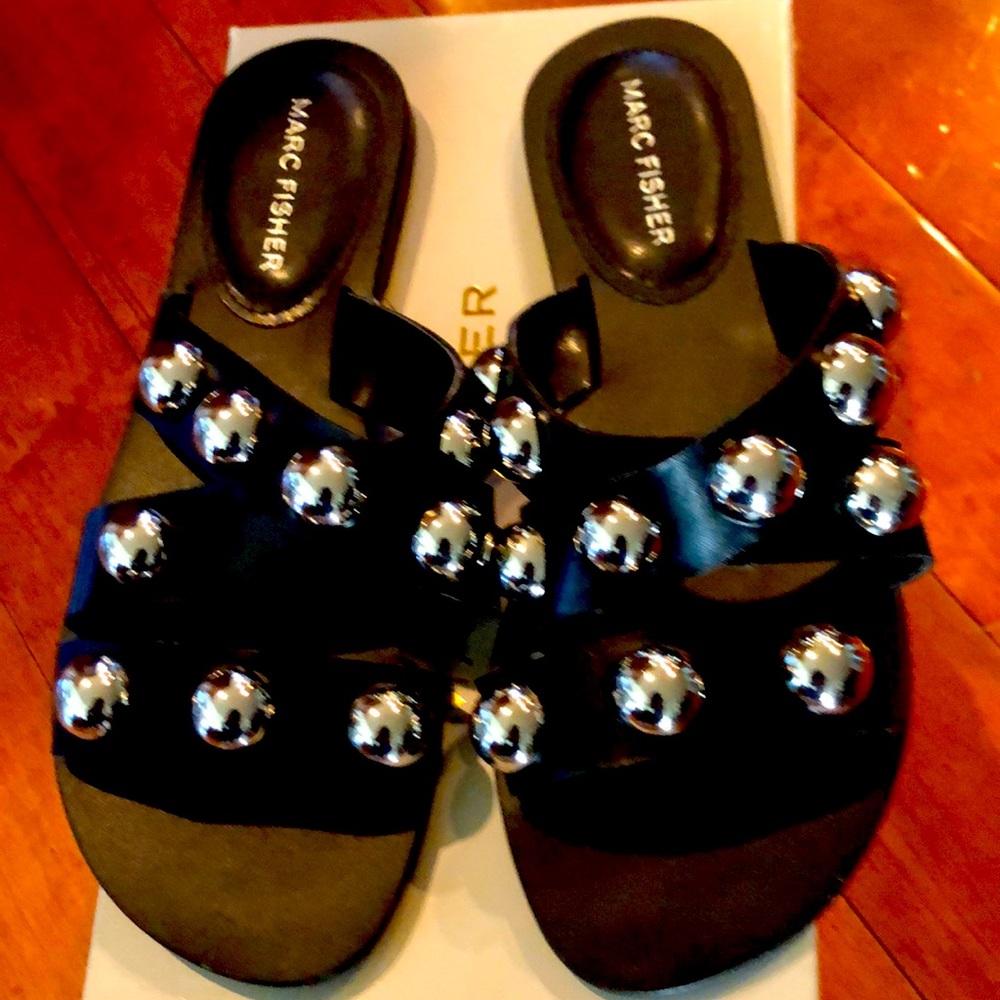 Marc Fisher black leather sandals